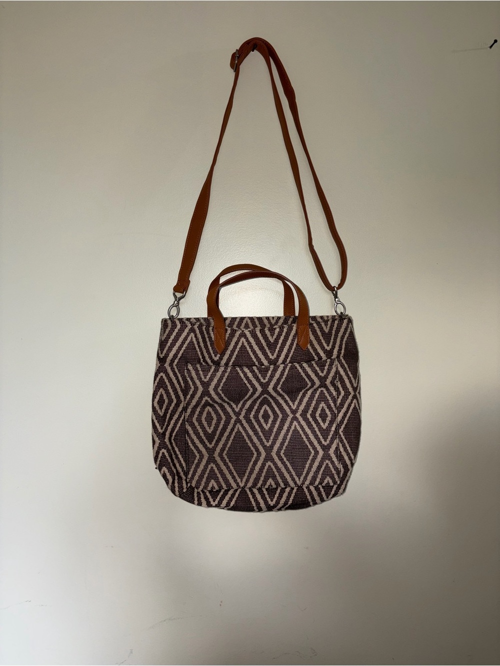 Thirty-One Gifts crossbody tote bag, brown cream Ikat woven diamond